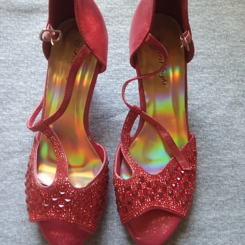 Elegant Red Women's Shoes - Picture 1 of 5